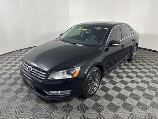 2014 Volkswagen Passat Auto SEL Premium