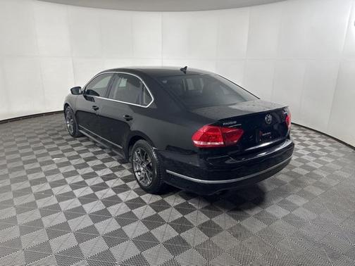 2014 Volkswagen Passat Auto SEL Premium