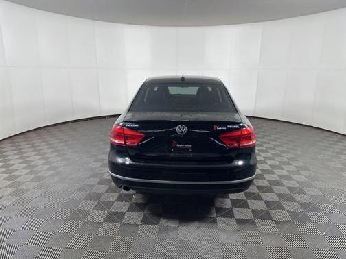 2014 Volkswagen Passat Auto SEL Premium