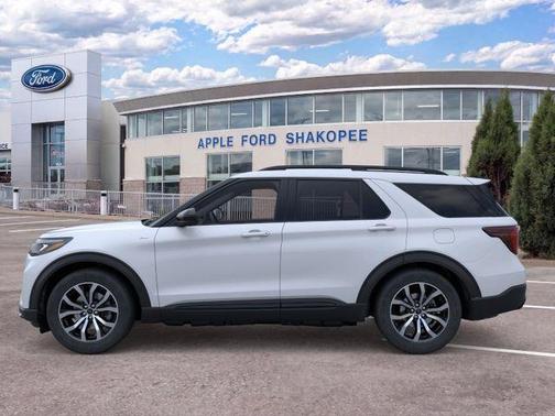 White Metallic 2026 Ford Explorer ST-Line