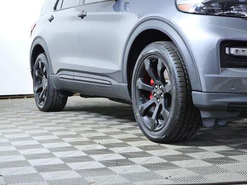 Gray Metallic 2023 Ford Explorer ST