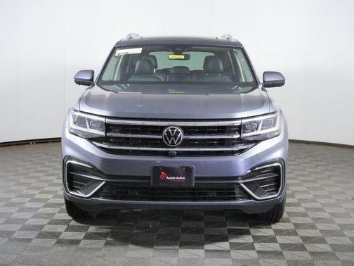 Platinum Gray Metallic 2022 Volkswagen Atlas 3.6L SEL Premium R-Line
