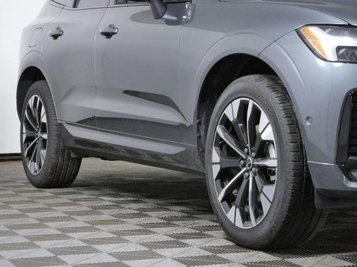 Forest Green 2026 Volvo XC60 B5 Plus