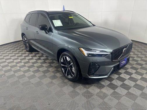 Forest Green 2026 Volvo XC60 B5 Plus
