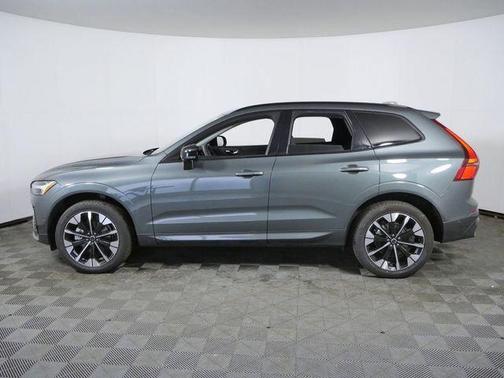 Forest Green 2026 Volvo XC60 B5 Plus