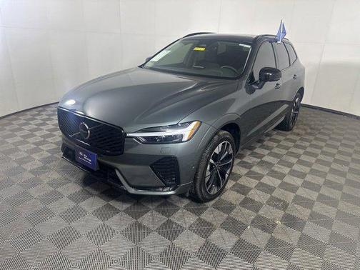 Forest Green 2026 Volvo XC60 B5 Plus