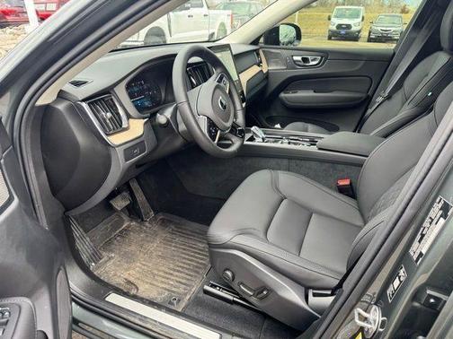 Forest Green 2026 Volvo XC60 B5 Plus