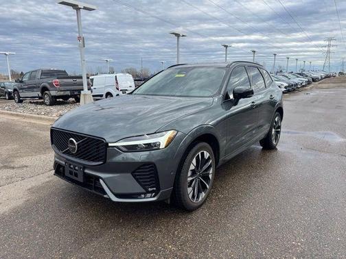 Forest Green 2026 Volvo XC60 B5 Plus