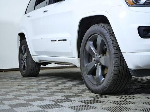 Bright White Clearcoat 2015 Jeep Grand Cherokee Altitude