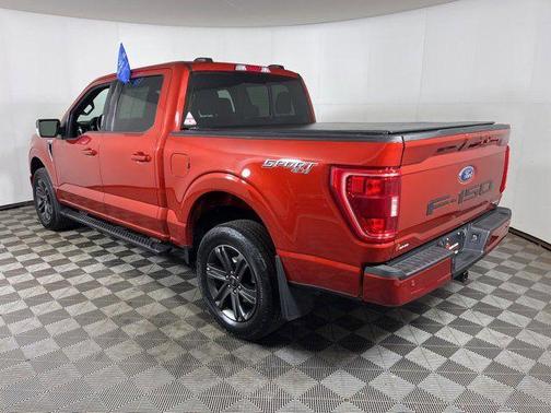 Hot Pepper Red Metallic Tinted Clearcoat 2023 Ford F-150 XLT