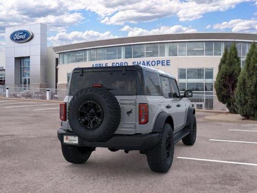 Avalanche 2026 Ford Bronco Outer Banks