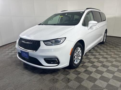 2022 Chrysler Pacifica Touring-L