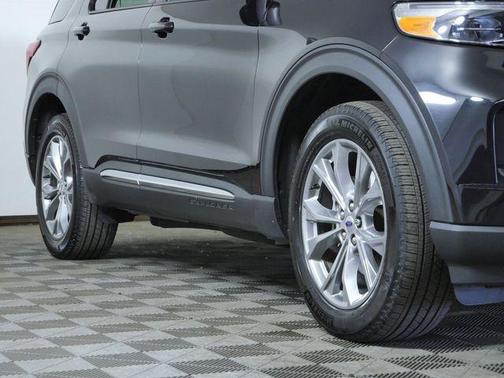 Black Metallic 2024 Ford Explorer XLT