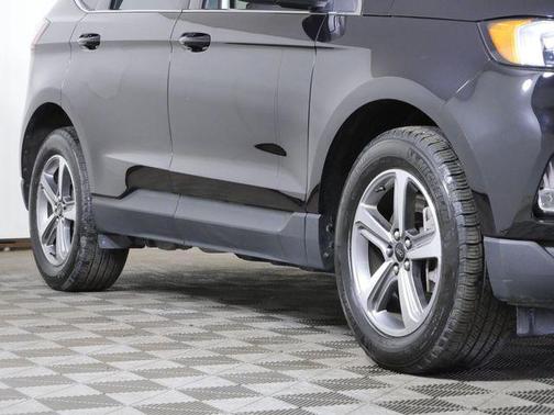 Black Metallic 2024 Ford Edge SEL