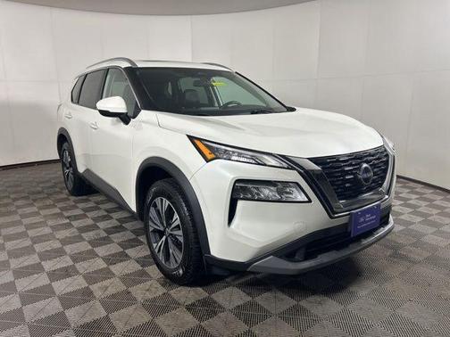 White 2022 Nissan Rogue SV