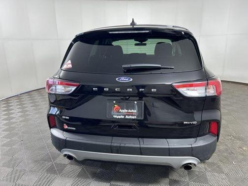 Agate Black Metallic 2022 Ford Escape SE