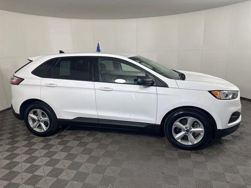 Oxford White 2019 Ford Edge SE