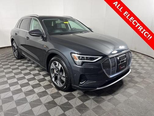 2021 Audi e-tron Premium Plus