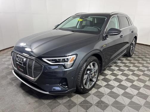 2021 Audi e-tron Premium Plus