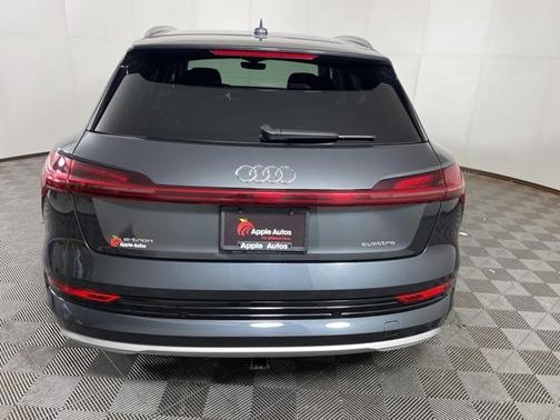 2021 Audi e-tron Premium Plus