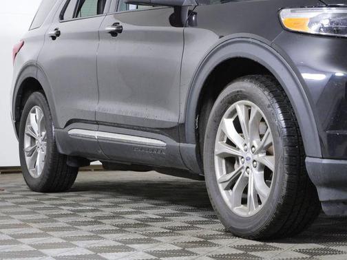 Agate Black Metallic 2023 Ford Explorer Limited