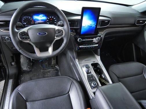 Agate Black Metallic 2023 Ford Explorer Limited