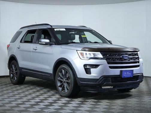 Ingot Silver Metallic 2018 Ford Explorer XLT