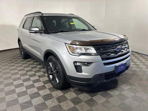 Ingot Silver Metallic 2018 Ford Explorer XLT