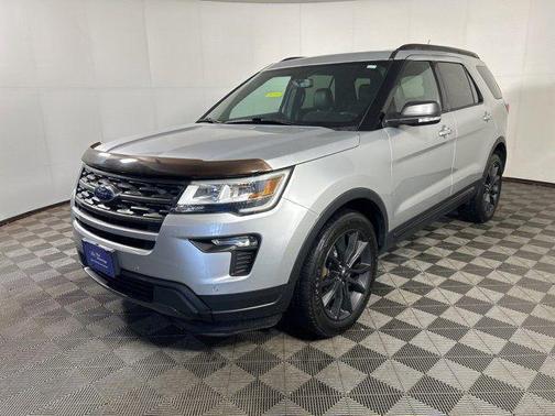 Ingot Silver Metallic 2018 Ford Explorer XLT