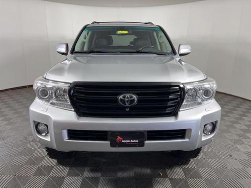 2013 Toyota Land Cruiser V8
