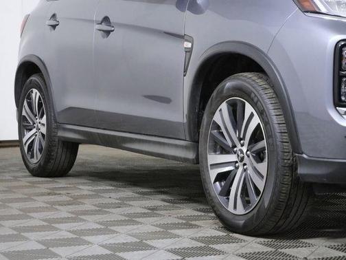 Mercury Gray Metallic 2025 Mitsubishi Outlander Sport 2.0 ES