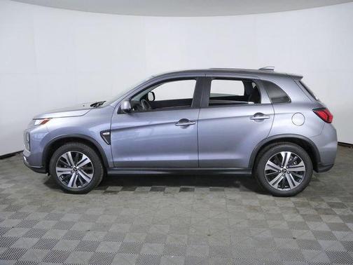 Mercury Gray Metallic 2025 Mitsubishi Outlander Sport 2.0 ES