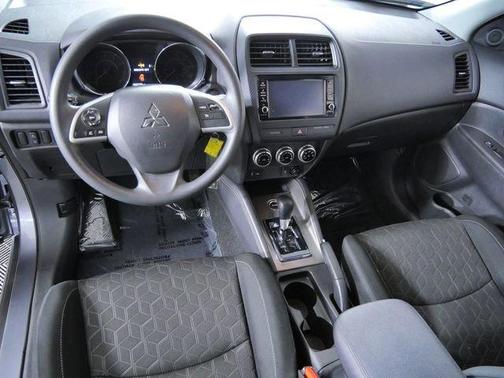 Mercury Gray Metallic 2025 Mitsubishi Outlander Sport 2.0 ES
