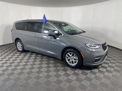 Ceramic Gray Clearcoat 2023 Chrysler Pacifica Touring-L
