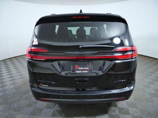 Diamond Black 2025 Chrysler Pacifica Limited