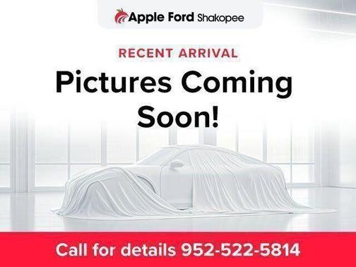 Pure White 2018 Volkswagen Passat 2.0T SE w/ Technology