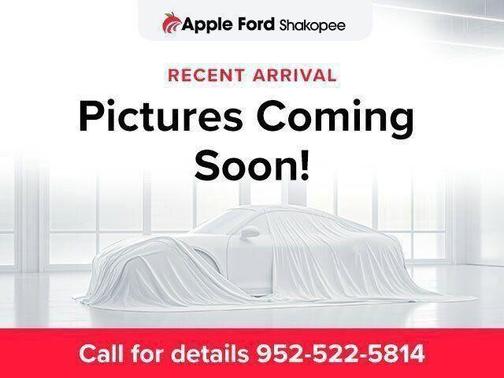 Pure White 2018 Volkswagen Passat 2.0T SE w/ Technology