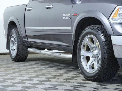 Crystal Metallic 2017 RAM 1500 Laramie