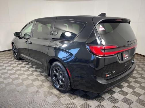 2022 Chrysler Pacifica Hybrid Limited