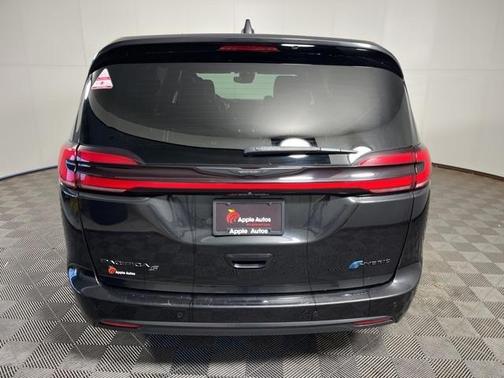 2022 Chrysler Pacifica Hybrid Limited