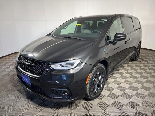 2022 Chrysler Pacifica Hybrid Limited