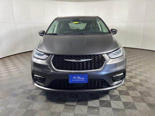 Crystal Metallic 2023 Chrysler Pacifica Touring-L
