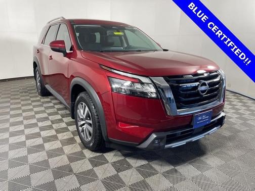 2022 Nissan Pathfinder SL