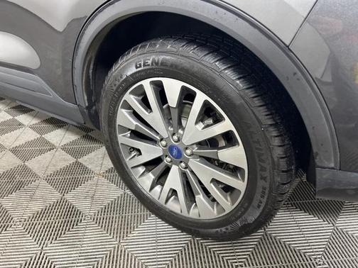 2020 Ford Escape Titanium Hybrid