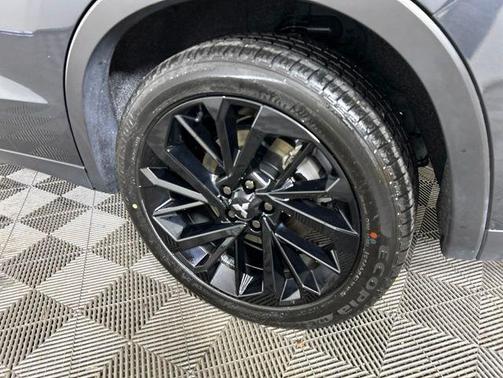 Gray 2024 Mitsubishi Outlander SE
