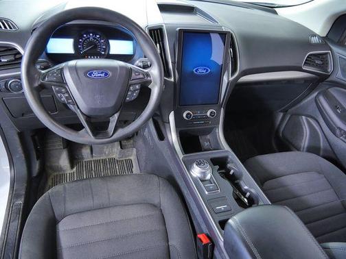 Oxford White 2024 Ford Edge SE