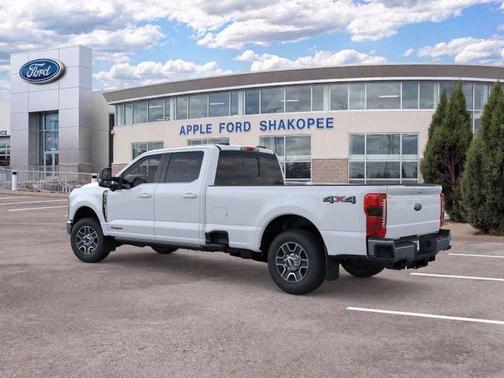 Oxford White 2026 Ford F-350 Lariat Super Duty