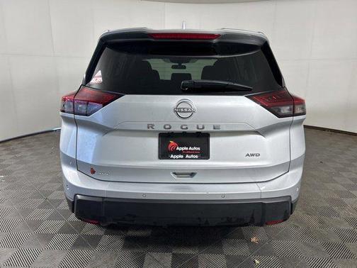 Brilliant Silver Metallic 2025 Nissan Rogue SV
