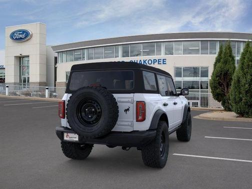 Oxford White 2026 Ford Bronco Badlands