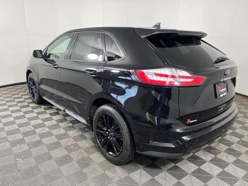 2022 Ford Edge ST Line